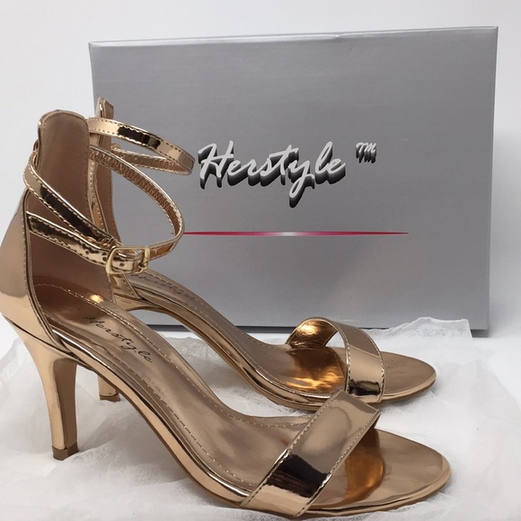 trendy low heel shoes